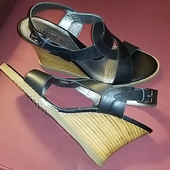 <MARKON> Monte Wood-Look Wedge Sandal - Size 8M - Picture 4 of 16